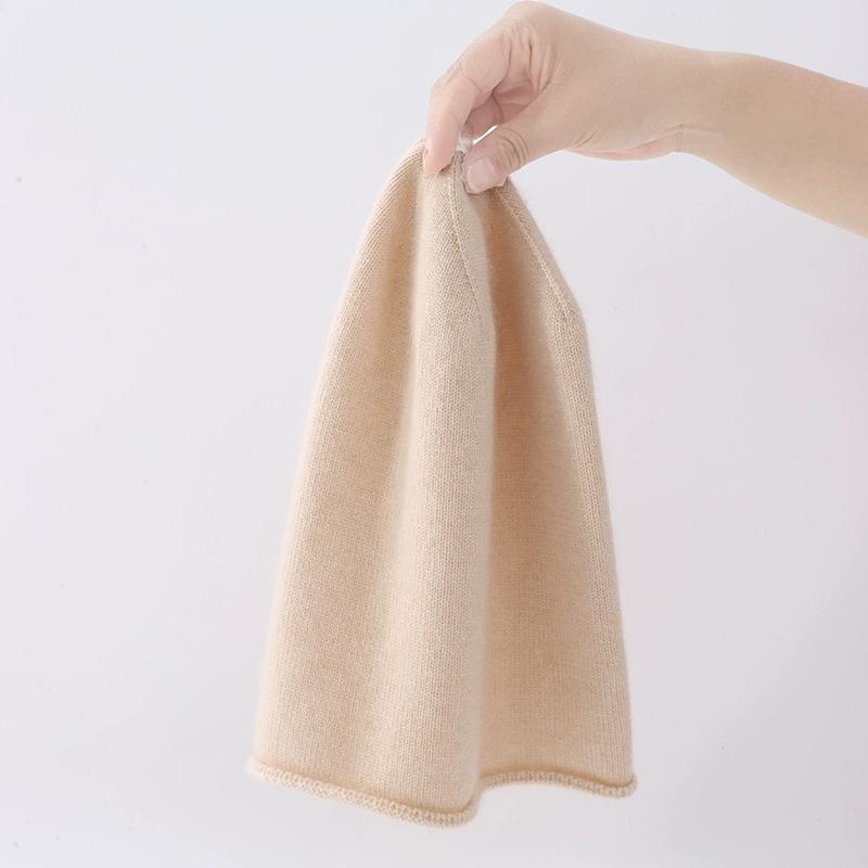 

Теплые вязаные шапки-бини с подвернутым краем для мужчин и женщин, повседневные шапки баотоу для защиты ушей от холода M (56-58cm) бежевый