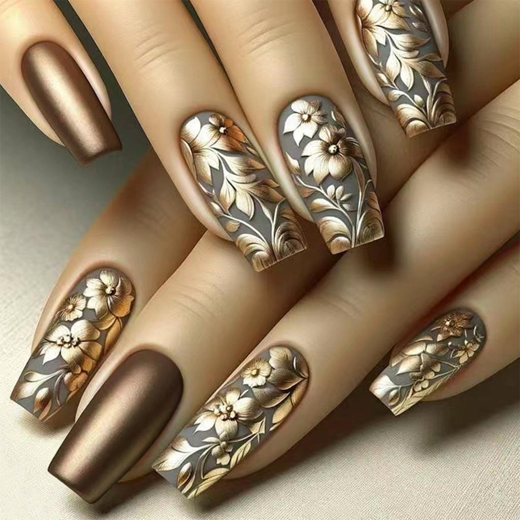 24PCS Retro Medium Square False Nails Sweet Cool Golden Patterns French Fake Nails for Women Fashionable Press On Nails Wearable