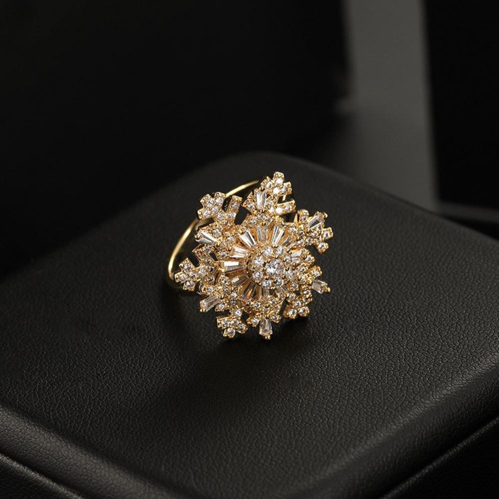 Light Luxury Snowflake Ring Sparkling Zircon Finger Ring Creative Rotatable Snowflower Ring  Party