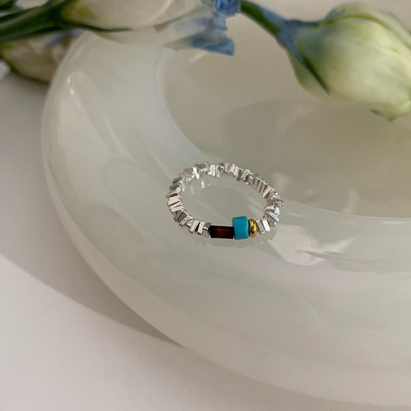 Silver Shredded Color-Block Ring for Women – Minimalist, Niche Luxury, Personalized Statement Piece.