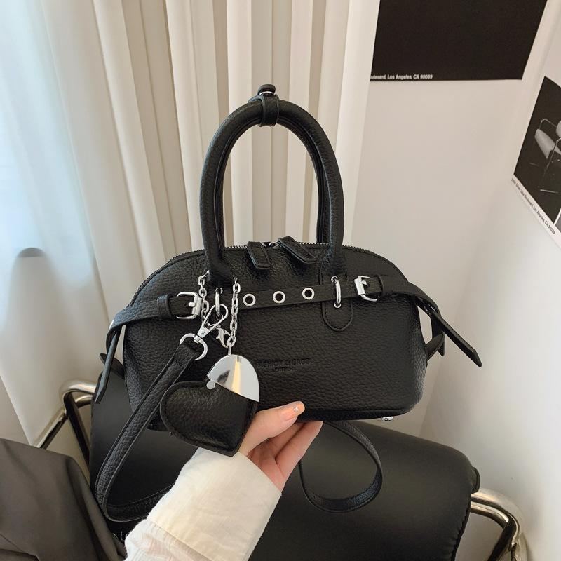 

Hand carry high-end shell bag women s 0 spring new fashion shoulder bag niche temperament messenger bag чёрный