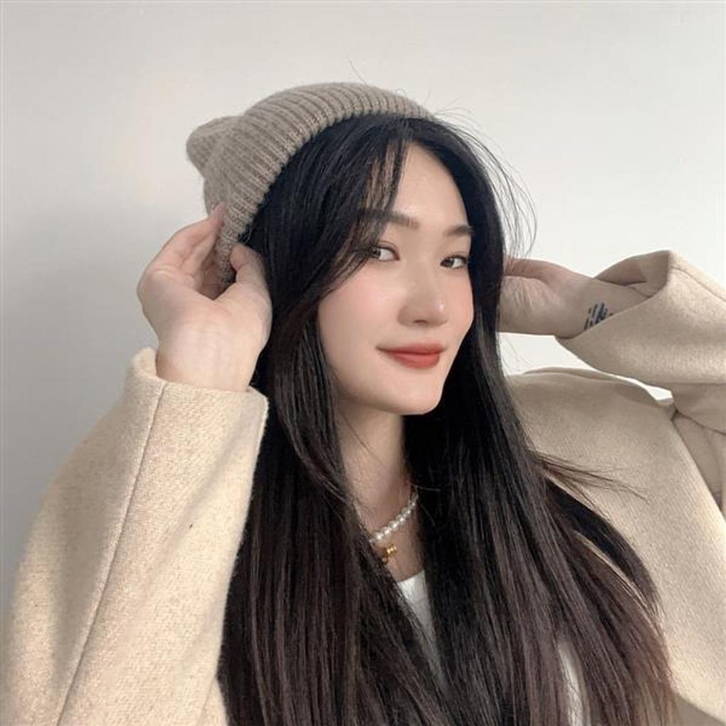 

Новая вязаная шапка-бини (коричневый)