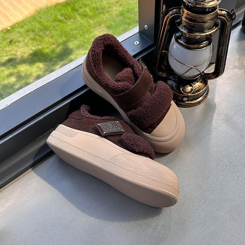

Leather fluffy board shoes women s winter new platform cotton shoes warm versatile Velcro white shoes 40