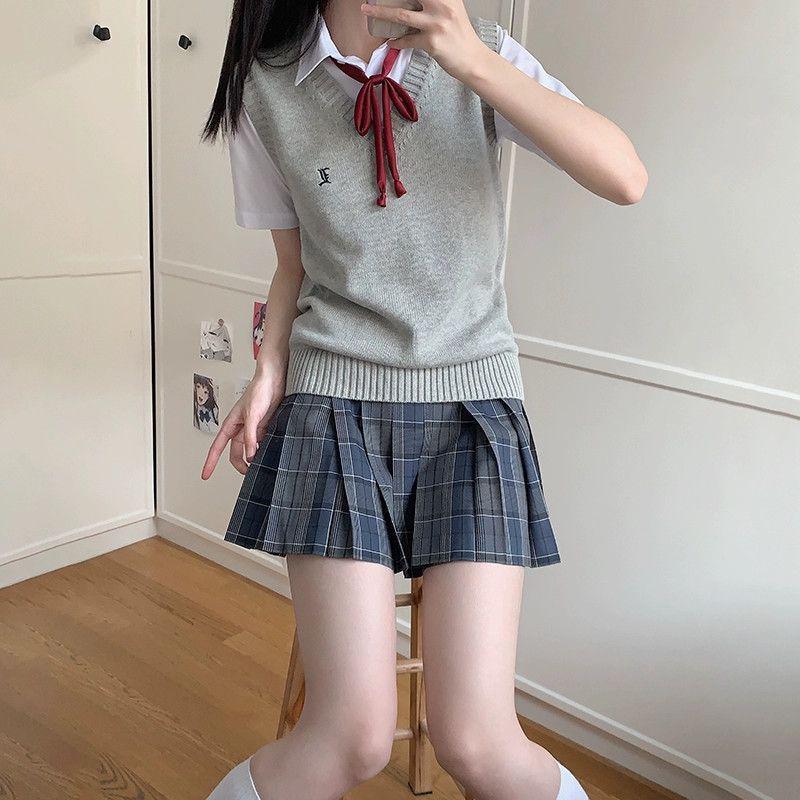 Mizuhara Middle School JK Vest: Authentic Japanese-Style Knitted Cardigan for Women - Perfect for Autumn and Winter.