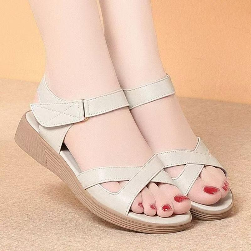 New summer flat-soled women's shoes non-slip middle-aged and elderly comfortable elderly shoes sandals soft leather soft sole