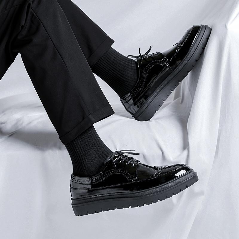 Glossy Leather Men Sneakers Fashion Upscale Luxury Casual Board Shoes Black Brogues Lace Up Casual Shoes Flats Zapatillas Hombre