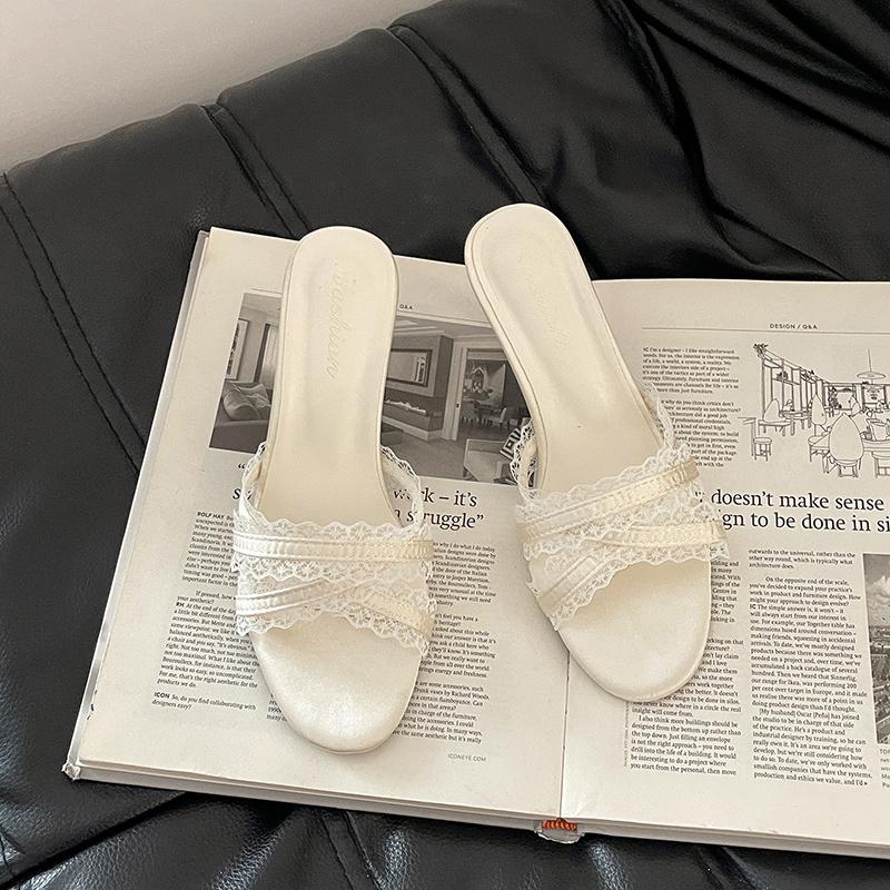 

Летняя мода Кружевные женские тапочки Модные высокие каблуки Банкетные шлепанцы Женская обувь Zapatos De Mujer 35 шампанского