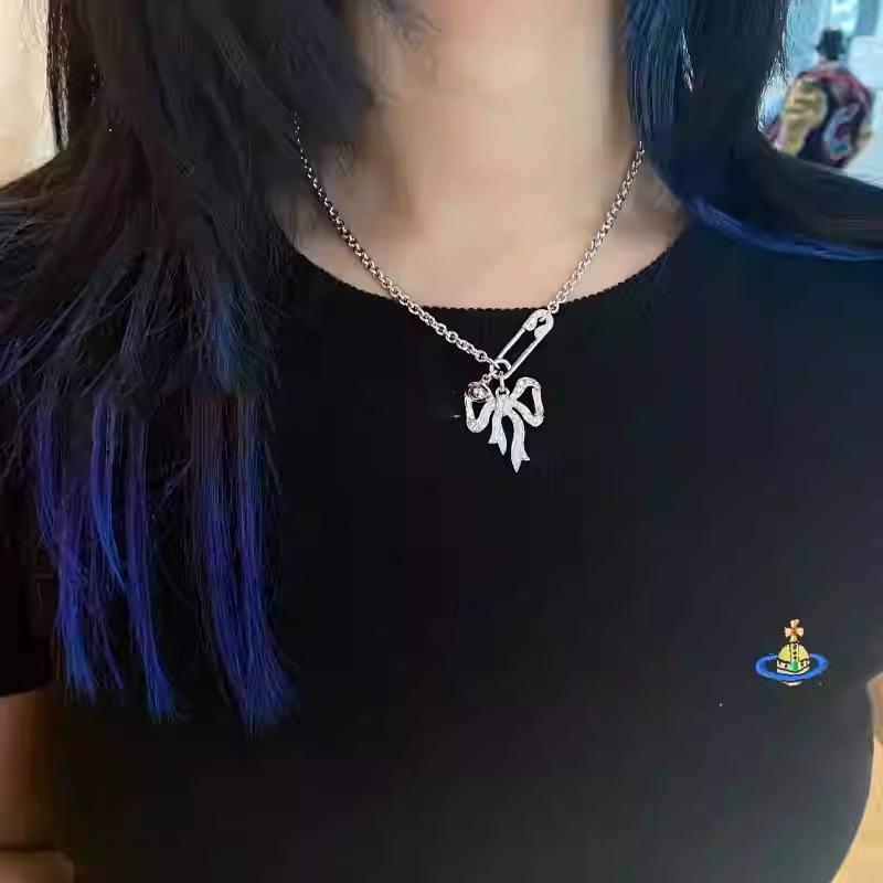 Zircon Paperclip Bow Pendant Necklace: Elegant High-End Clavicle Chain for Women