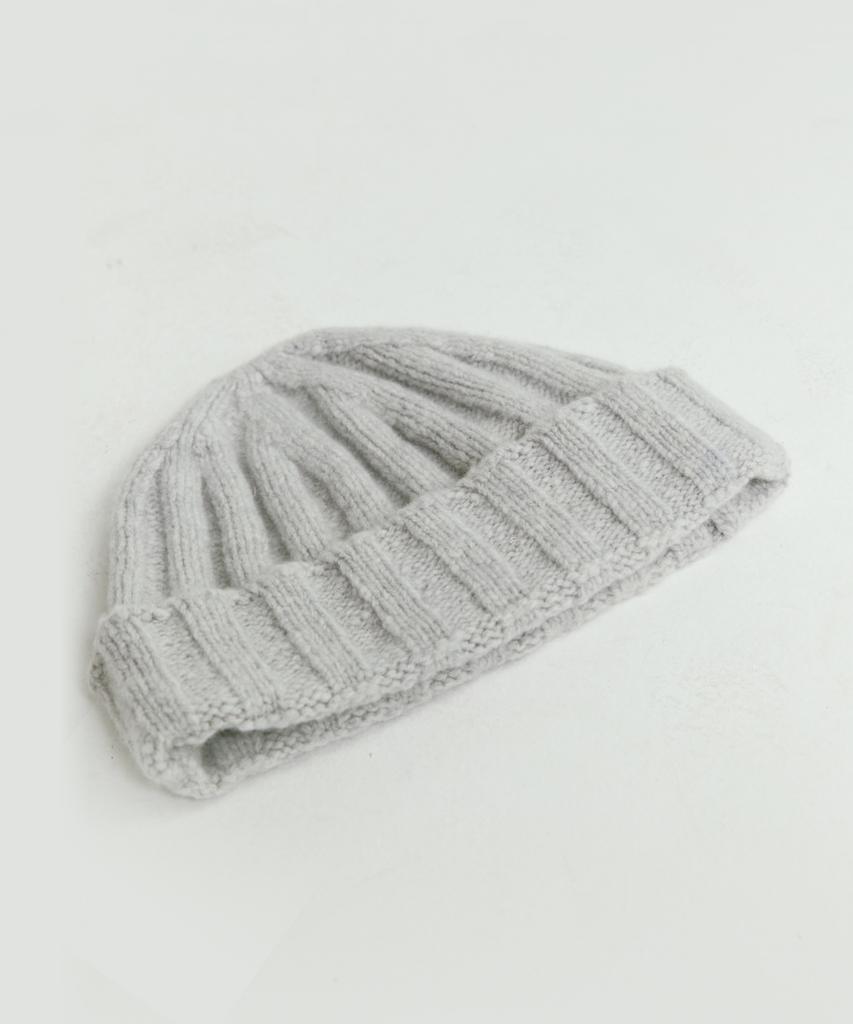 LEI AVERY Merino Wool Ribbed Beanie (Grey)