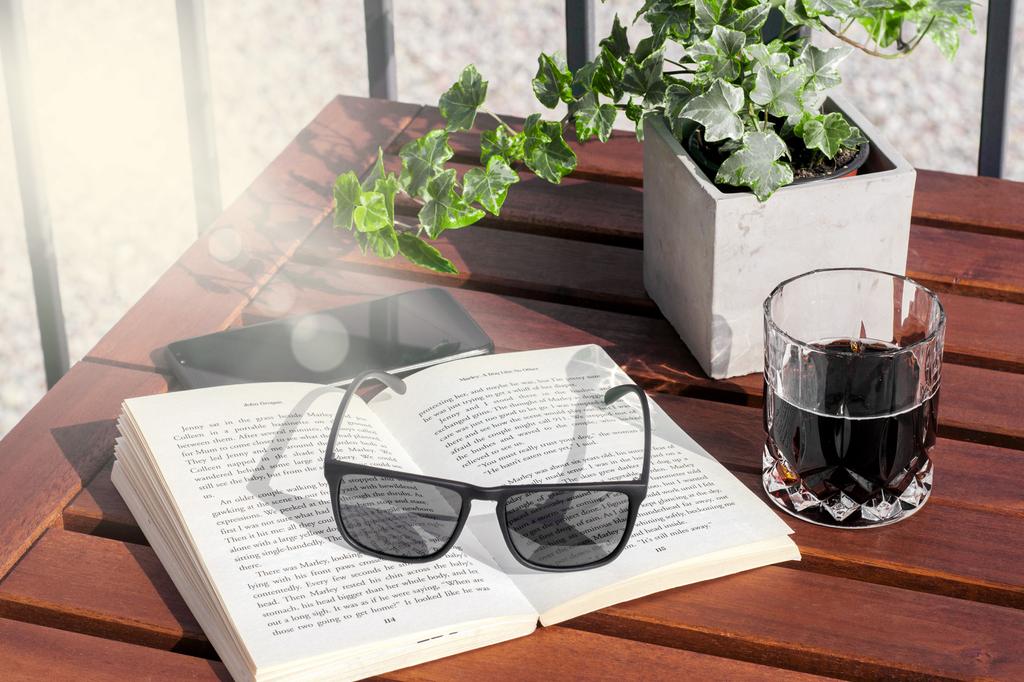 Polarized sunglasses with microfiber case Kruger&Matz