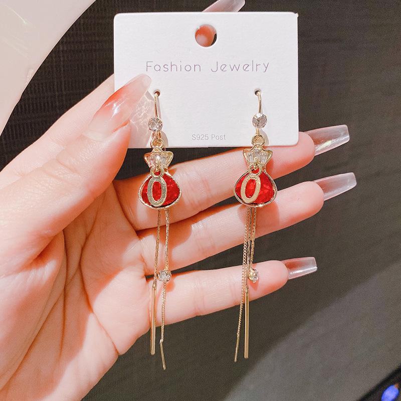Simple Temperament Light Luxury Anti-lost Earrings Women's Fashion High Sense Tassel Versatile Super Fairy Personalized Earrings