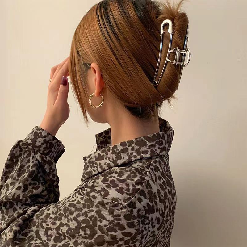Women Zinc Alloy Hair Claw Elegant Hollow Vintage Barrettes Hairpins Hair Accessories For Girls Daily Wear