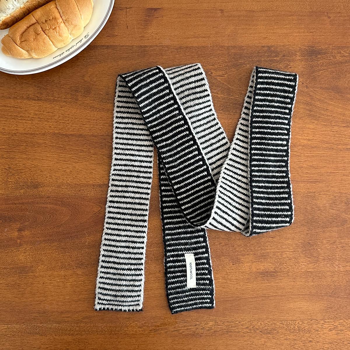 

A 100% Wool Scarf With Contrasting Stripes, Long And Thin, For Women, Autumn And Winter Fashion, Versatile Decorative Small Sausage Scarf