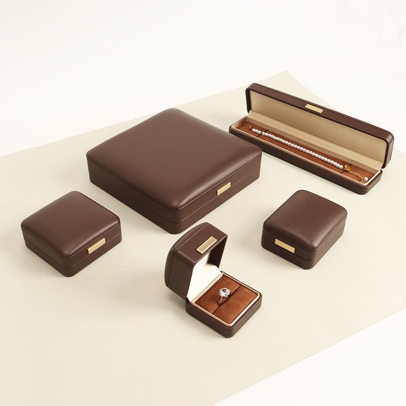 Yantong Luxury PU Leather Jewelry Box Premium Ring Case Velvet Insert Necklace Bracelet Storage Organizer Gift Packaging Custom
