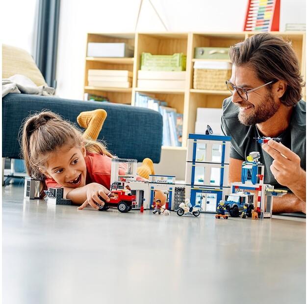LEGO City 60246 Police Station
