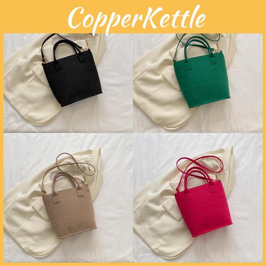 Fashionable Spring 2023 Womens Shoulder Bag Trendy Felt Bucket Bag With Inner Patch Pocket