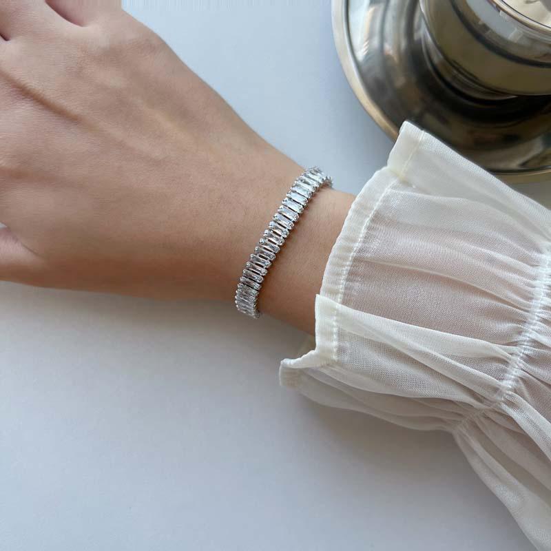 "Elegant Zircon Diamond Copper Bracelet - Luxurious European & American Cold Style Design for Women"