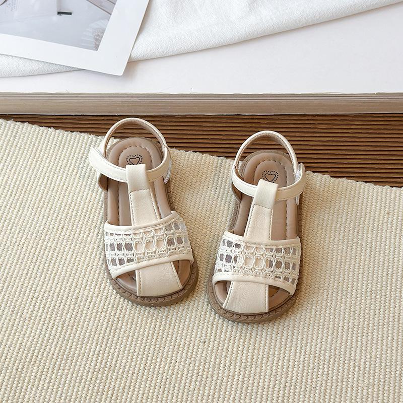 Girls' 2026 Princess Beach Sandals: Soft Sole, Closed Toe, Stylish Hollow Design for Summer