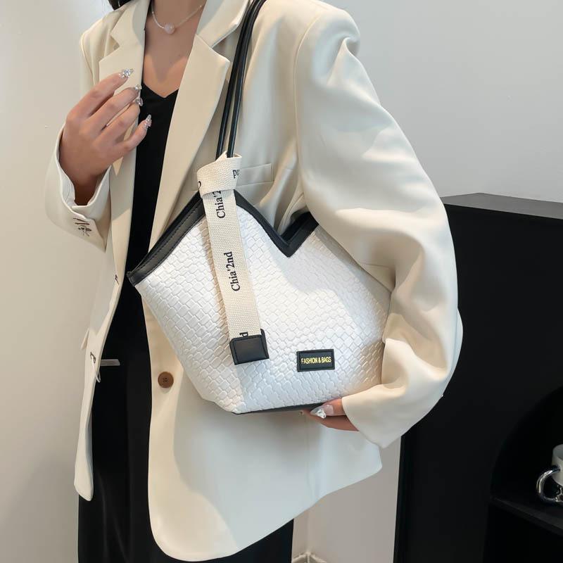 Pu Tote Bag For Women With Large Capacity And Dual Shoulder Straps For Daily Use