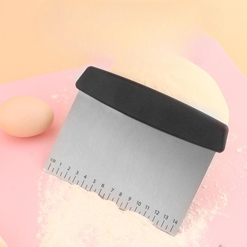 Plastic Handle, Stainless Steel Band with Scale, Cutting Edge Knife Powder Scraper, Multi-functional Baking Flour Cutter
