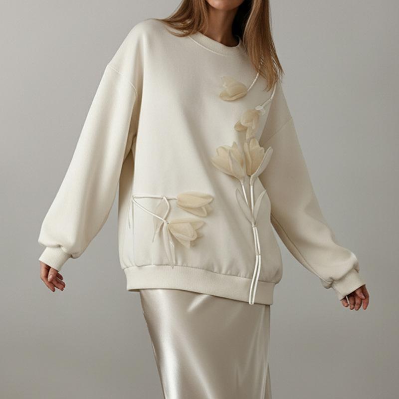 A Mid-length, Laid-back and Loose, Three-dimensional Floral Long-sleeved Pullover Hoodie for Women in Autumn and Winter