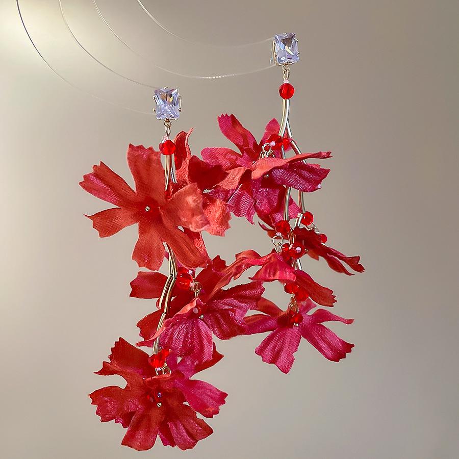 Luxuriöse Rote Blume Quastenohrringe: Stilvolle, Hochwertige Statement-Ohrstecker für Damen