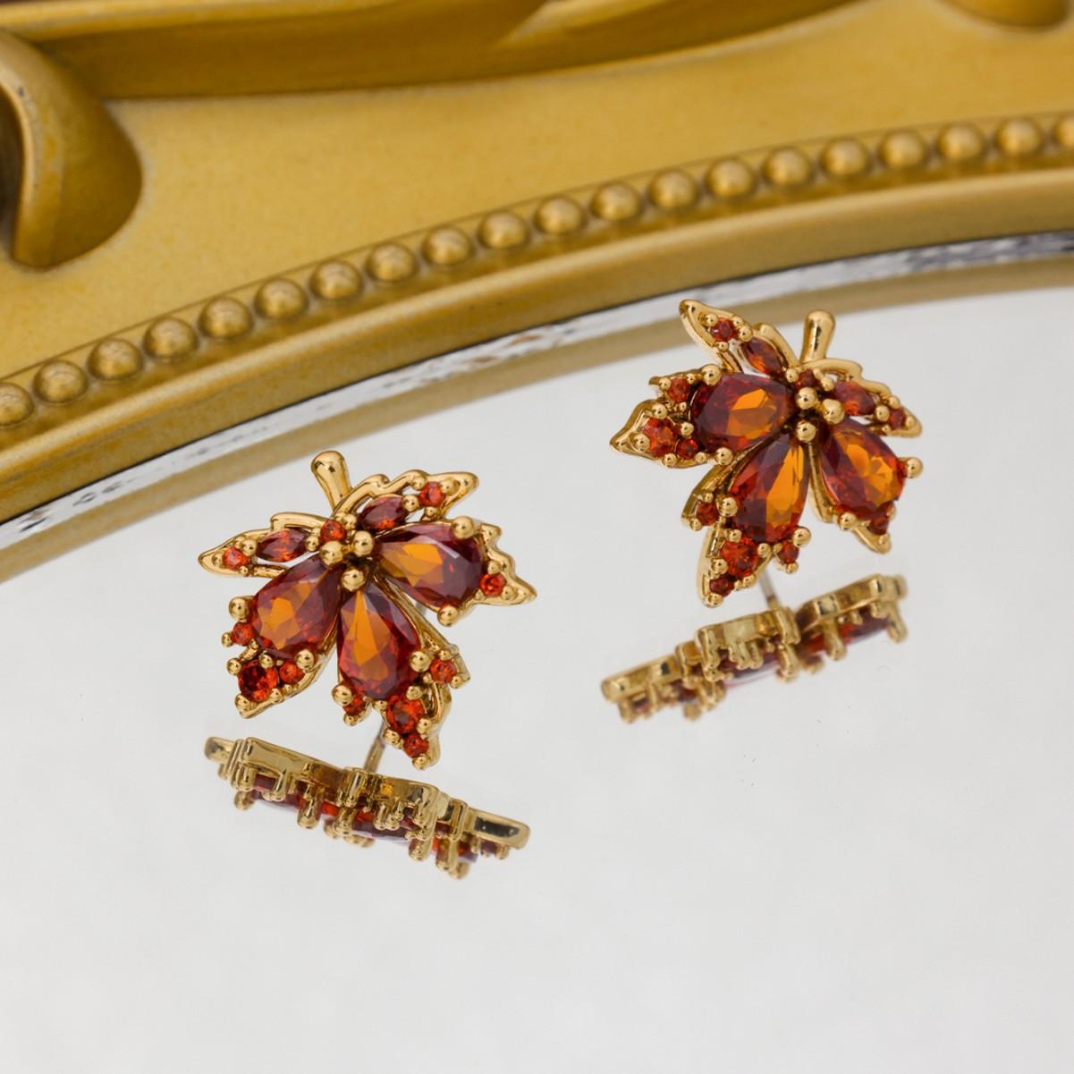 Mid Ancient Style Simple Leaf Shaped Earrings Sweet Cute Girlish Studded Wine Red Maple