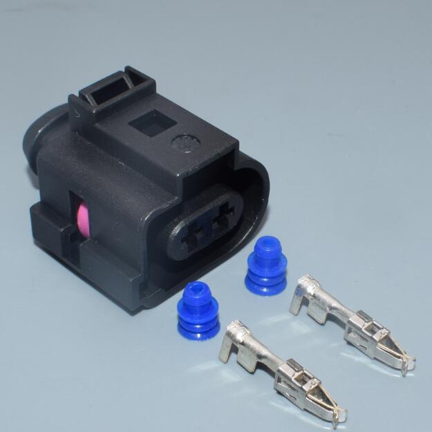 

shhworldsea 2 Pin Rear Hand Brake Motor CAR Auto Connector Plug 1J0973722A For Passat B6 B7 CC Tiguan A4 Q3 Q5 1J0 973 722A 1set female