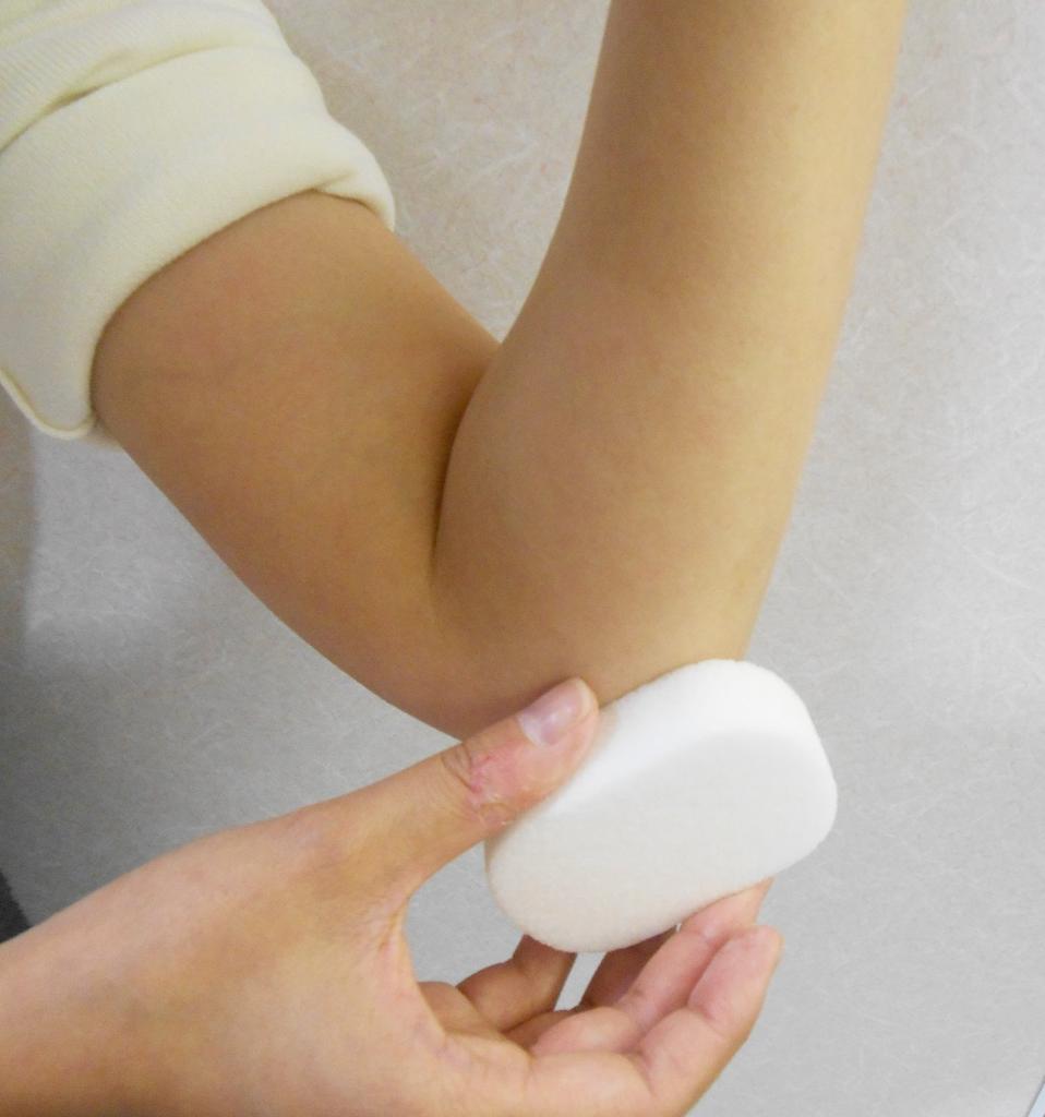 Kikron Pumice Soft Type x 5cm 1 piece Gentle care for dead skin on and knees Kiklon Fine 7.5cm heels, elbows,