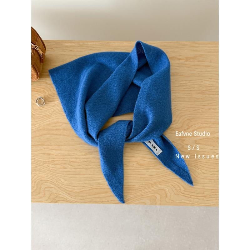 All Wool Knitted Triangular Scarf A Solid Color Versatile Shawl for Autumn and Winter  A Warm Shoulder Shield