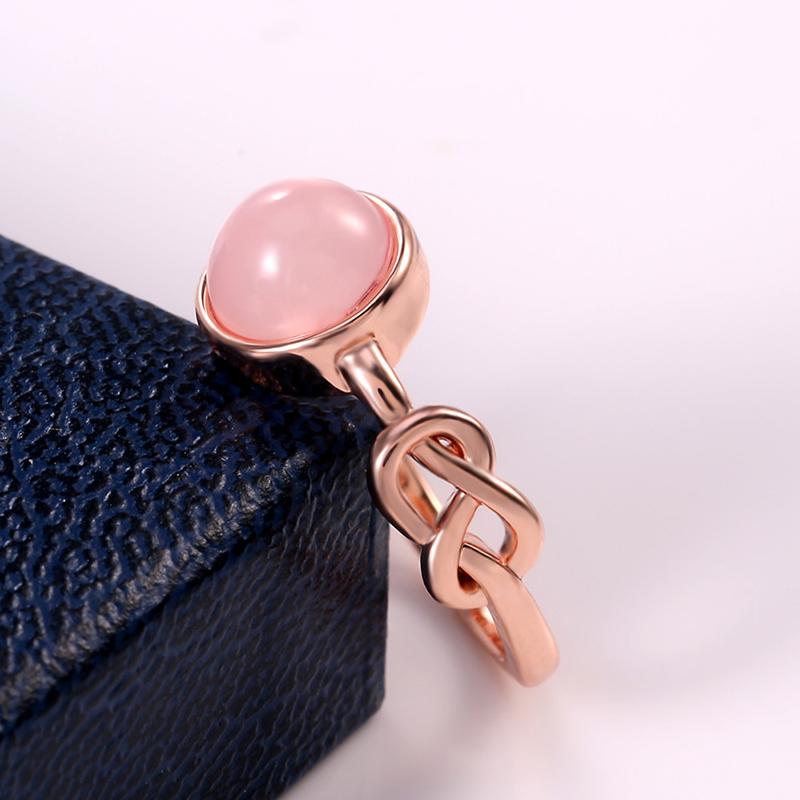 Neue Romantische Rose Gold Farbe Ring Frauen Solitaire Rosa Stein Prinzessin Party Finger Zubehör Mode Schmuck Ring Nettes Geschenk