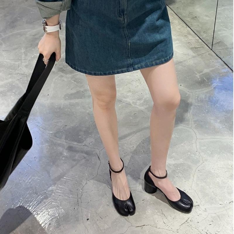 Fashion New Tabi Shoes Women Buckle Strap Split Toe Sandals  Women Chunky Round High Heels Women Fashion Sandalias De Las Mujeres