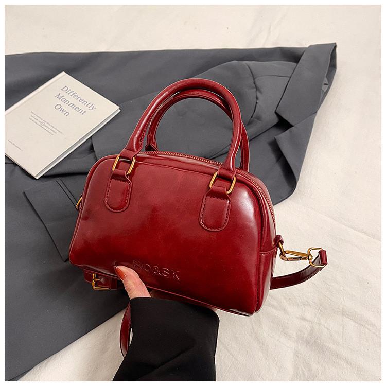 IELGY High-End Retro Autumn Winter All-Match Messenger Bag Fashion Portable Boston Bag