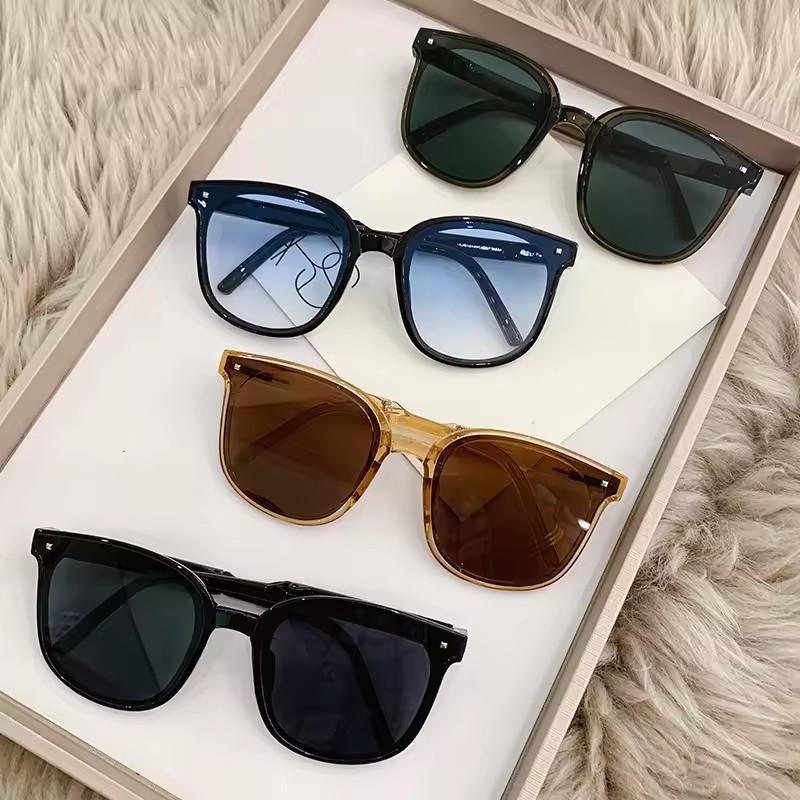 Folding Sunglasses, Portable, Ultra Light Sun Protection, Uv Protection, Sunglasses for Both Men and Women