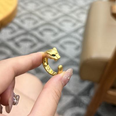 Vintage Italian Gold Brushed Leopard Head Ring, Exquisite Green Eye Star Light Medieval Light Luxury High-End Index Finger Ring