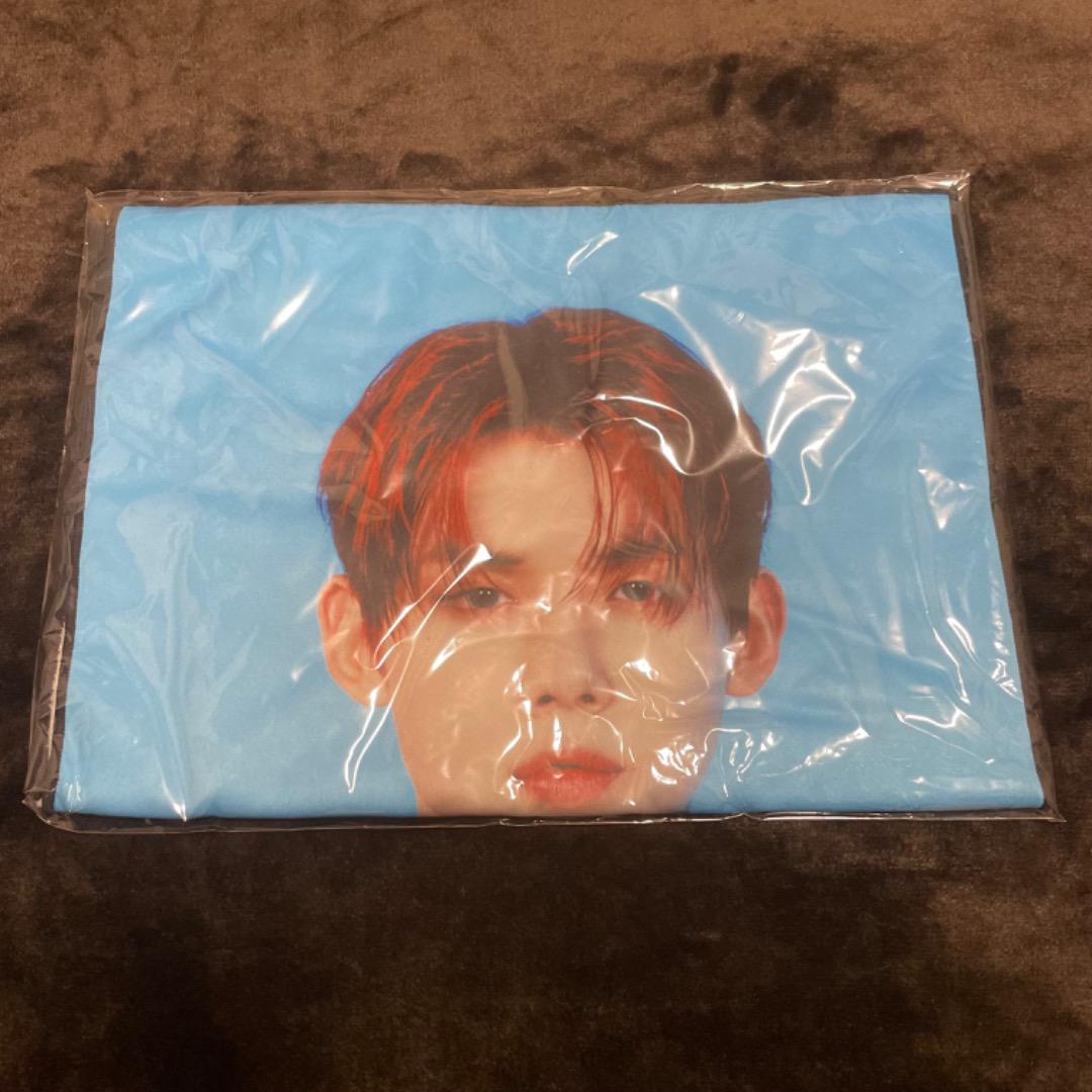 

[Б/У] TXT Ёнджун БОЛЬШОЕ ФОТОПОЛОТЕНЦЕ