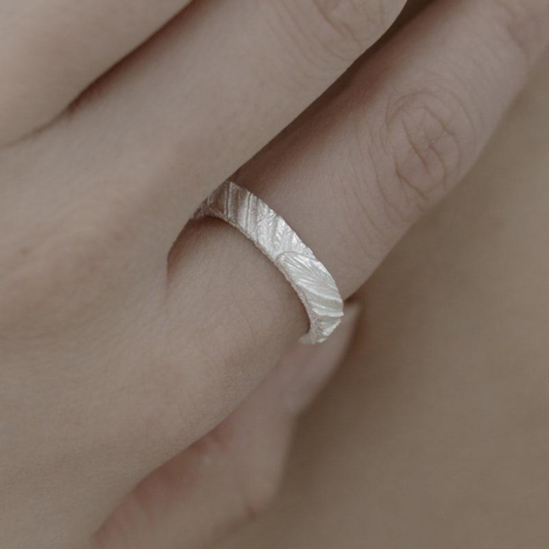 Mouvebament Swan Feather 04 Ring