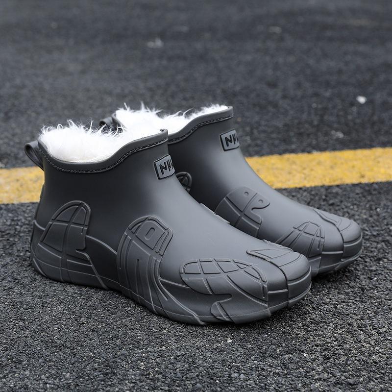 Rain shoes men's short tube non-slip and wear-resistant water shoes new fashion warm water boots warm short adult rubber shoes fashion