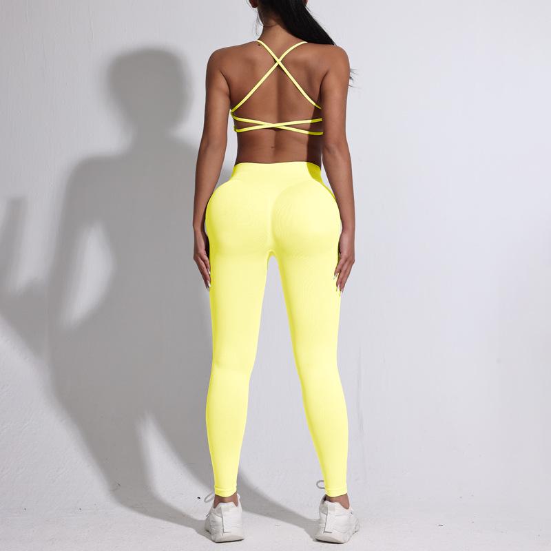 Nahtloses Damen Sport Yoga Set: Sport-BH mit gekreuztem Rücken & Pfirsich-Po Leggings