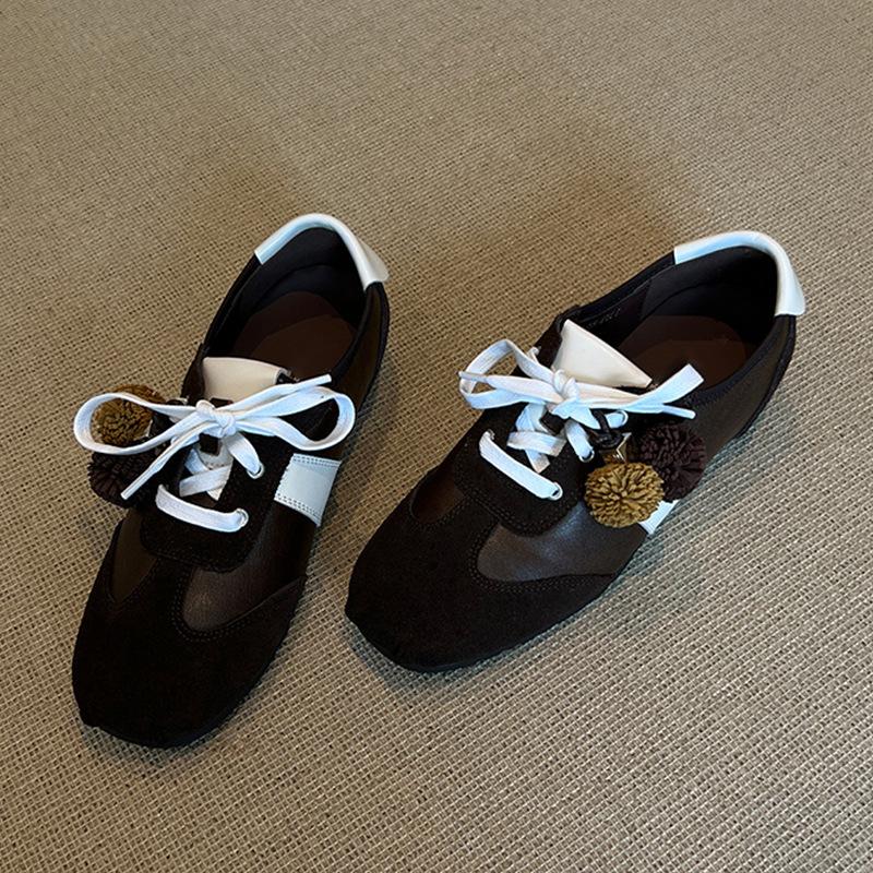 

Sheepskin version~ 2025 new retro style square head flower lace-up German training shoes women s versatile casual sports Forrest Gump shoes 40 коричневий