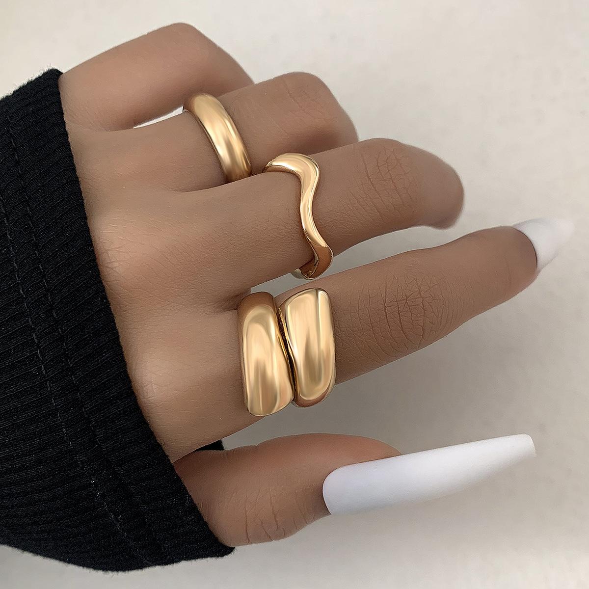 

European and American popular jewelry rings hand jewelry snake-shaped love imitation emerald diamond ins style multi-piece set ring women