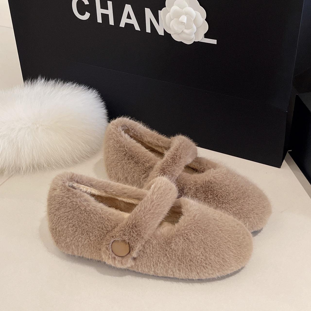 

Thick-soled inner height-increasing fluffy shoes for women, winter wear, velvet to keep warm, with lazy Doudou shoes for women 40 хаки