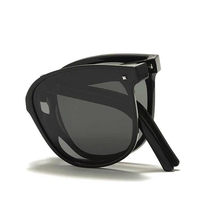 New fashion sunglasses travel essential 1111 Internet celebrity non-polarized glasses unisex folding sunglasses