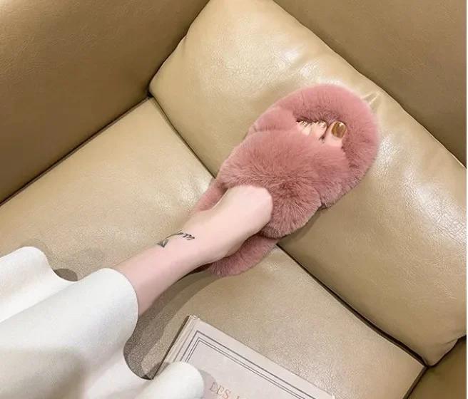 Fashion Fashion One Word Thick Fur Slippers Double Fur Slippers Casual Home Cotton Shoes for Women Flat Plush Cross Straps Slippers2024