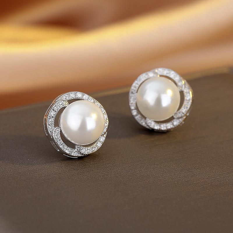Natural Freshwater Stud Earrings Temperament Flower Earrings Women'S Light Luxury High-End Earrings