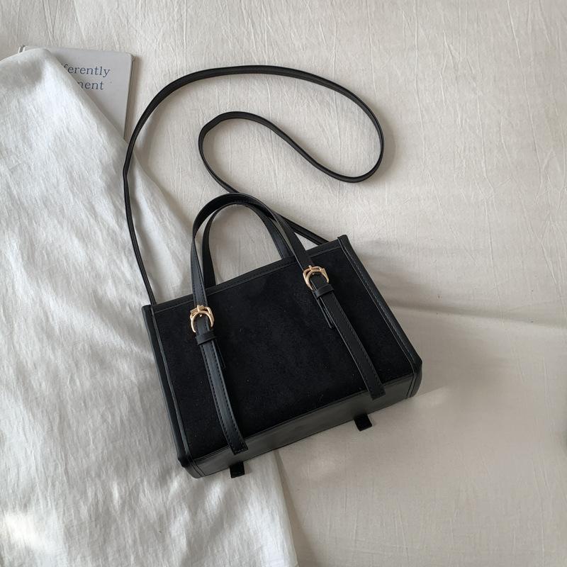 

Autumn and winter matte new casual versatile messenger fashion portable small square bag, messenger shoulder bag