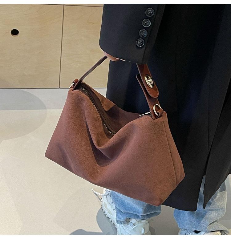 Women Suede Shoulder Bag Crossbody Bag Adjustable Strap Hobo Purse With Inner Pocket Satchel Purse Clutch Purse Zipper Handbag