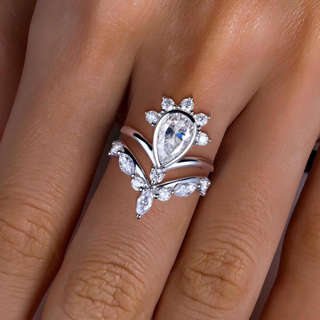 925 Sterling Silver 3 Carat Moissanite V-Shaped Engagement Ring Set, Light Luxury Women’s Wedding Band.