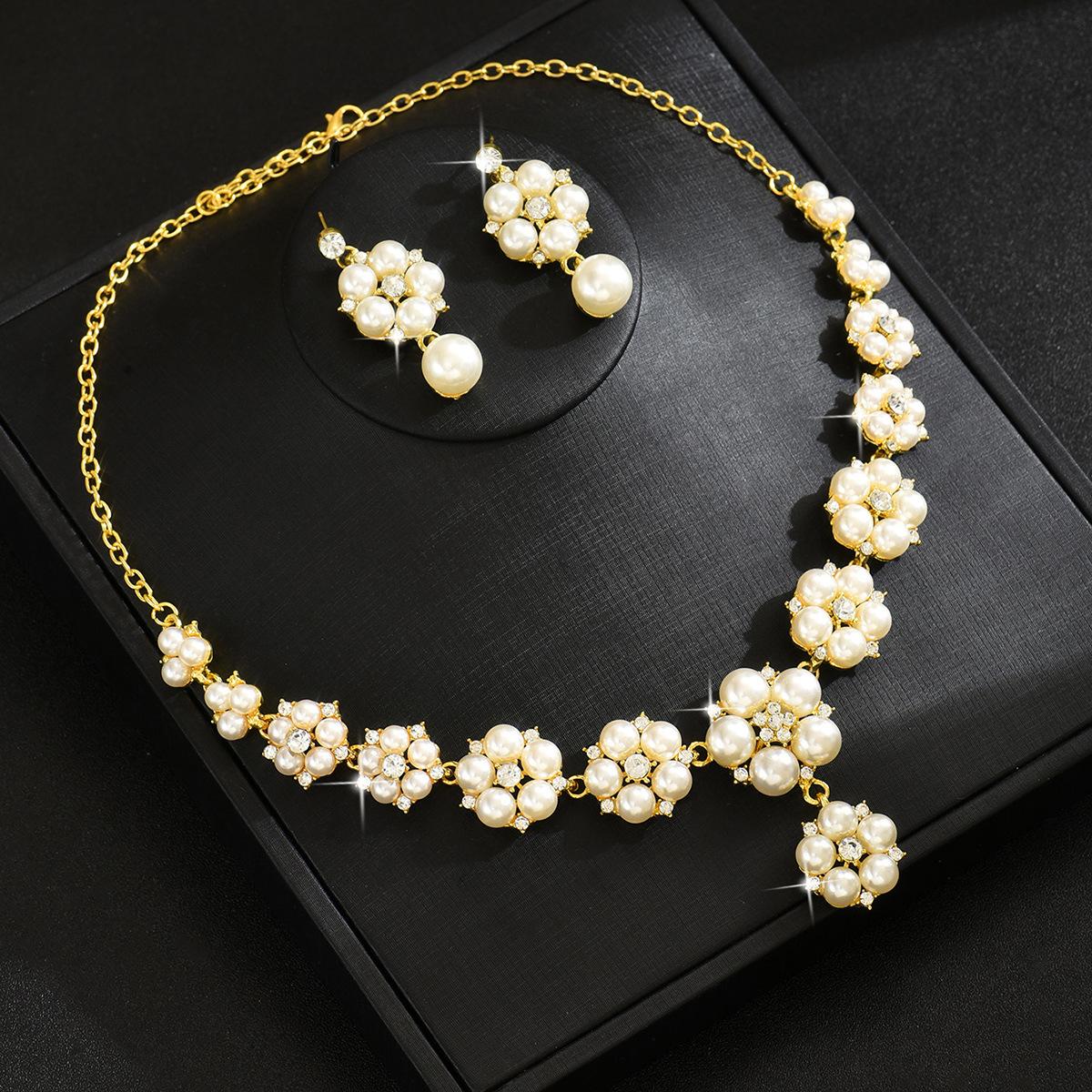 

Vintage Court Pearl Rhinestone Necklace Earrings Flower Bridal Necklace Earrings Two-Piece Set