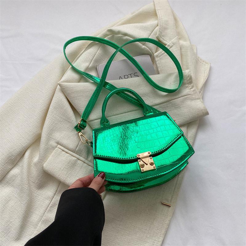 Fashionable Small Crossbody Saddle Bag For Women With Synthetic Leather Lining зелёный